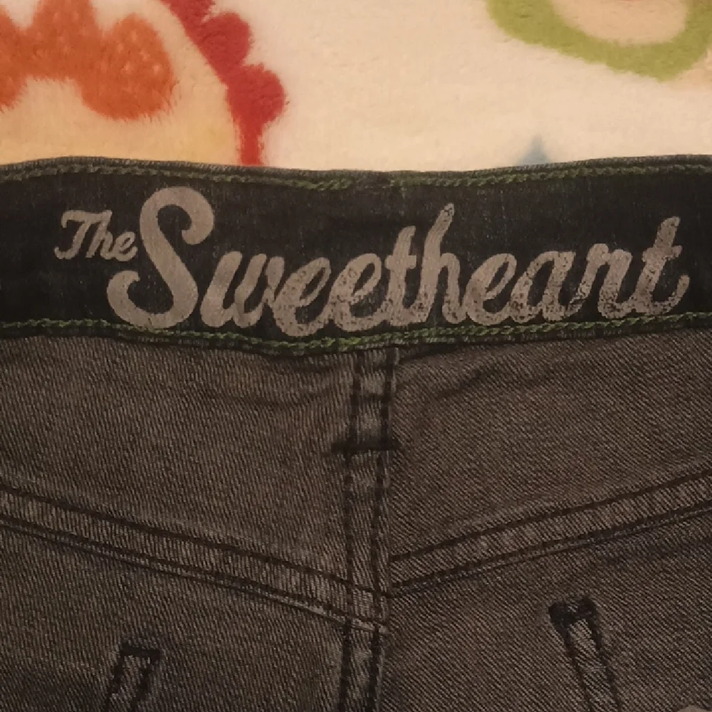 Old Navy Dark Wash Denim Jeans - Picture 4 of 8